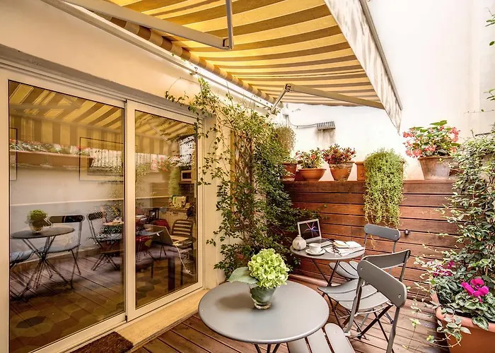 The Club Navona