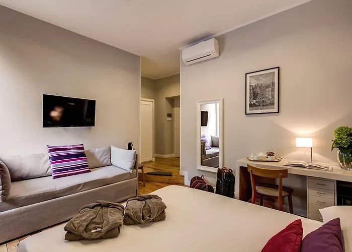 Konukevi The Club Navona 4*